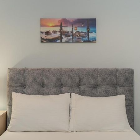 Comfy Apt Next To Metro アテネ エクステリア 写真