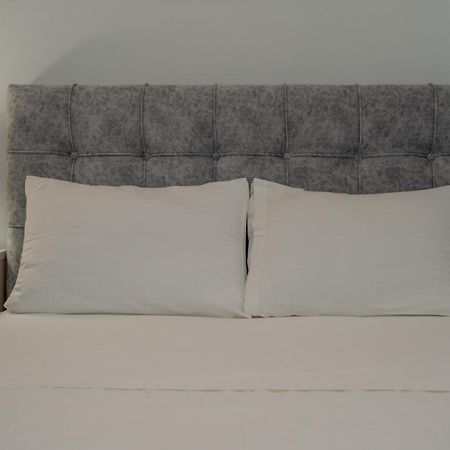 Comfy Apt Next To Metro アテネ エクステリア 写真