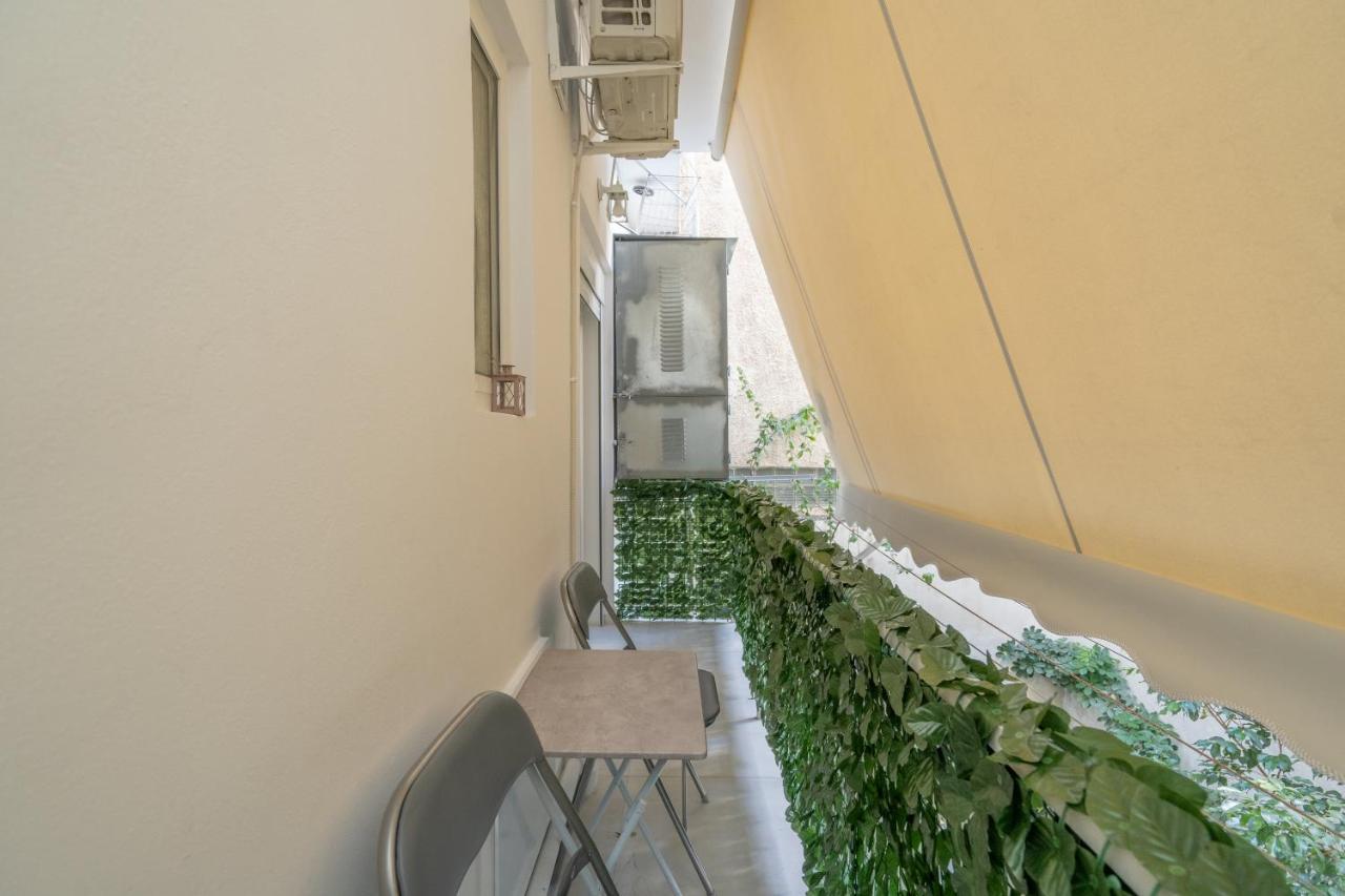 Comfy Apt Next To Metro アテネ エクステリア 写真
