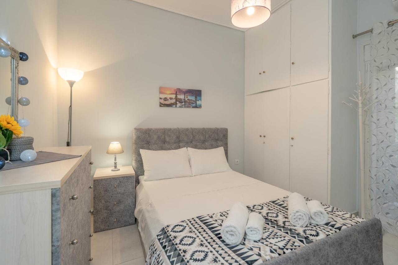 Comfy Apt Next To Metro アテネ エクステリア 写真