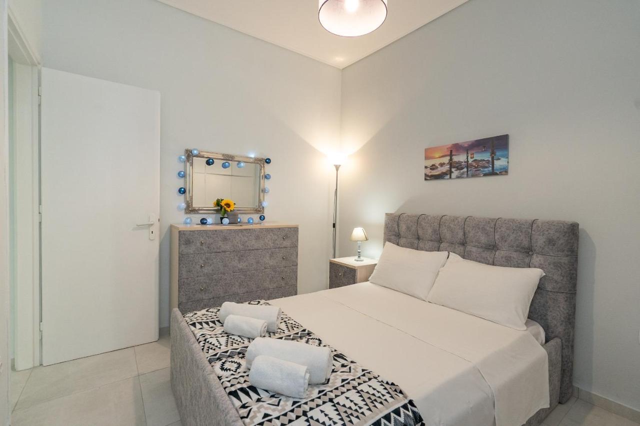 Comfy Apt Next To Metro アテネ エクステリア 写真