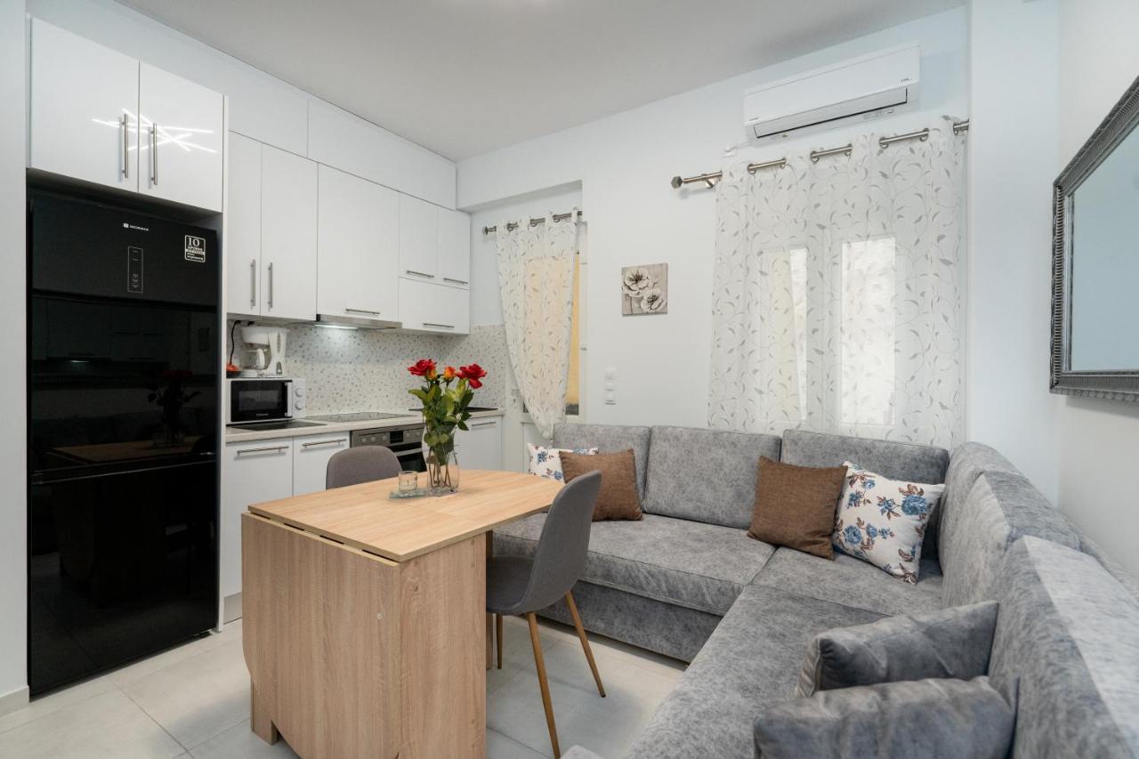 Comfy Apt Next To Metro アテネ エクステリア 写真