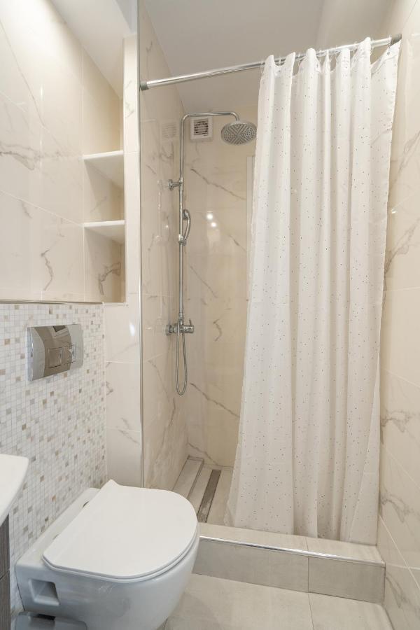 Comfy Apt Next To Metro アテネ エクステリア 写真