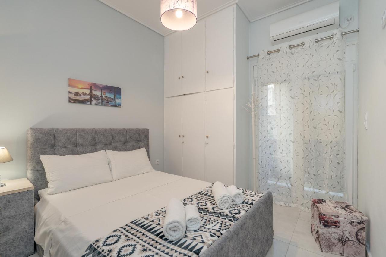 Comfy Apt Next To Metro アテネ エクステリア 写真