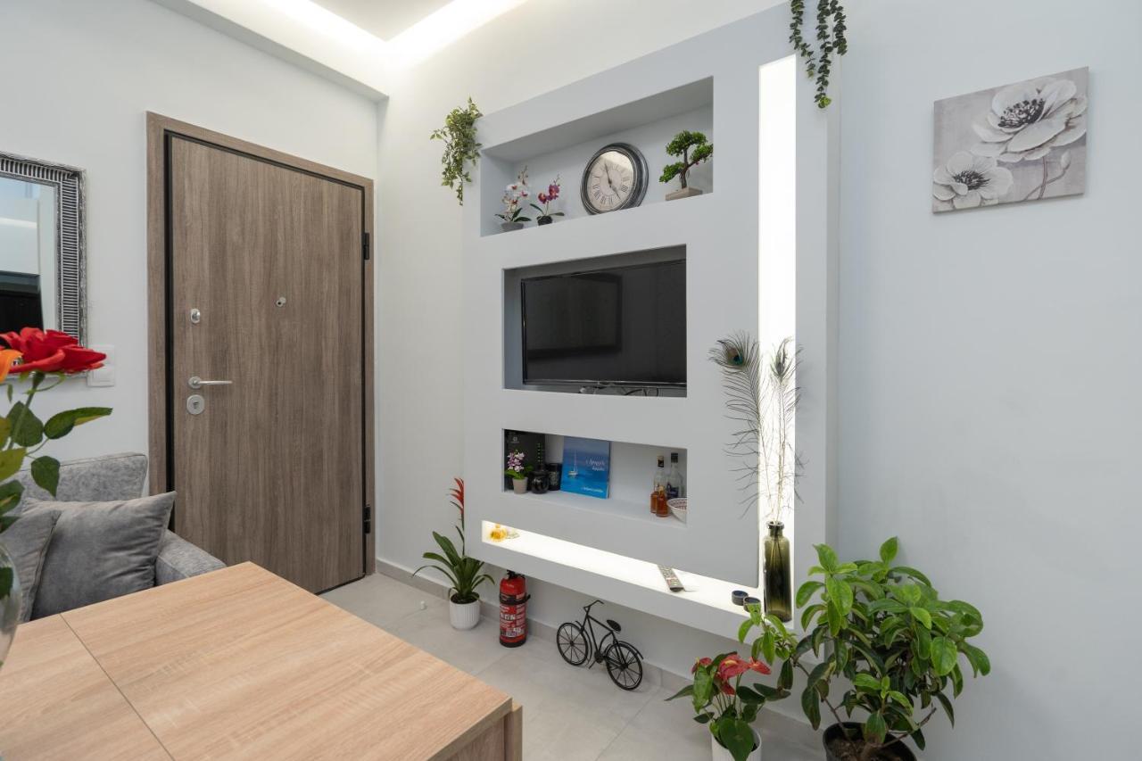 Comfy Apt Next To Metro アテネ エクステリア 写真
