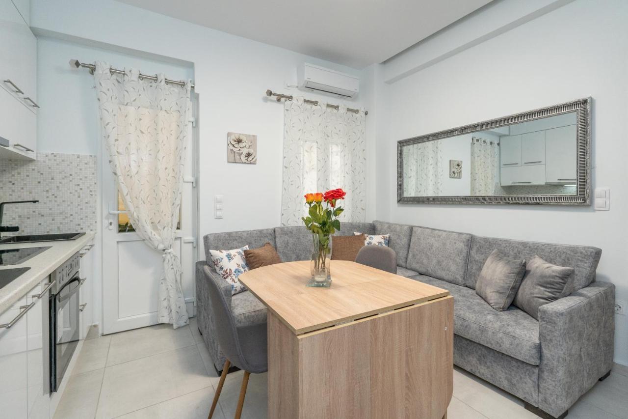 Comfy Apt Next To Metro アテネ エクステリア 写真