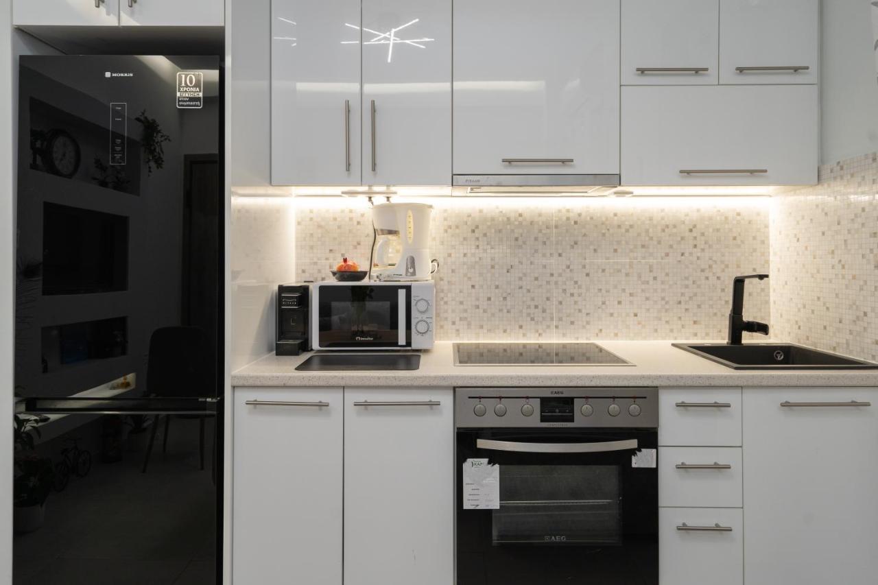 Comfy Apt Next To Metro アテネ エクステリア 写真